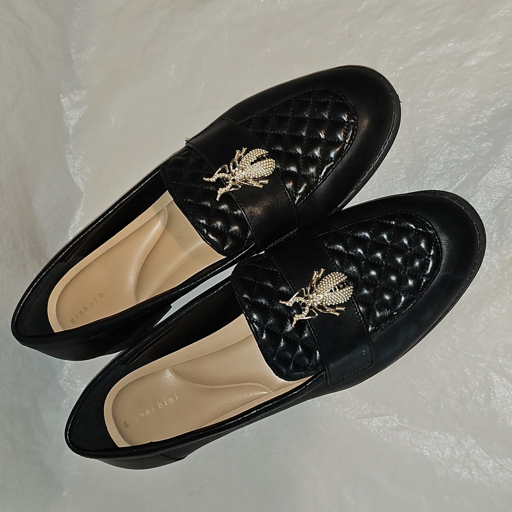 gianni bini Women's 9.5M Black Loafers with Beetle Embellishment Used - Picture 6 of 15